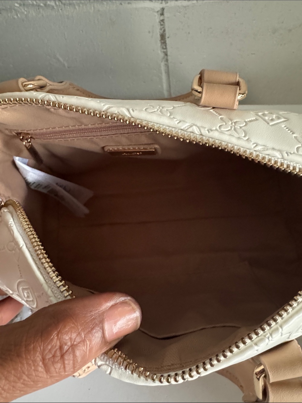 ALDO White Satchel with Beige Trim and Gold Hardware - Picture 5 of 6
